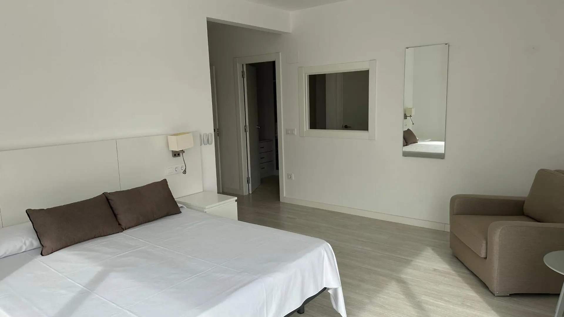 Agi Cap Llarg Villa Roses Nyaraló