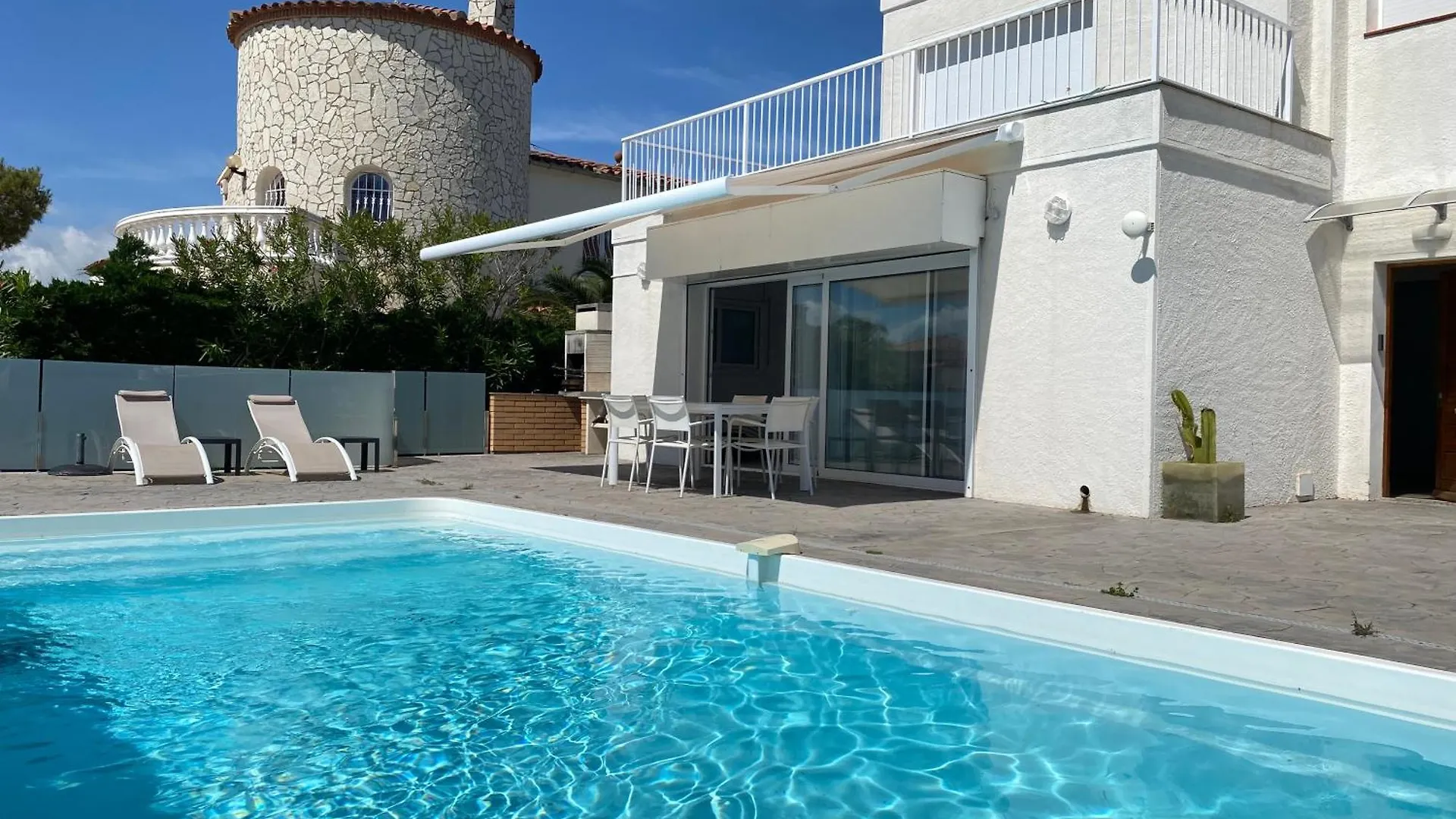 Agi Cap Llarg Villa Roses Spanyolország